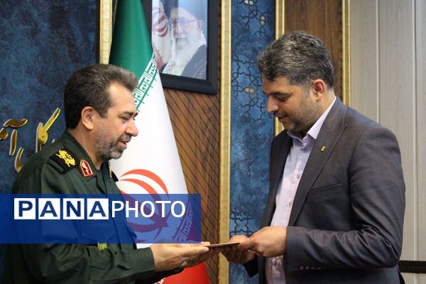 دیدار فرمانده سپاه سیدالشهدا (ع) استان تهران با مدیرکل آموزش و پرورش شهرستان‌های تهران به‌مناسبت هفته معلم