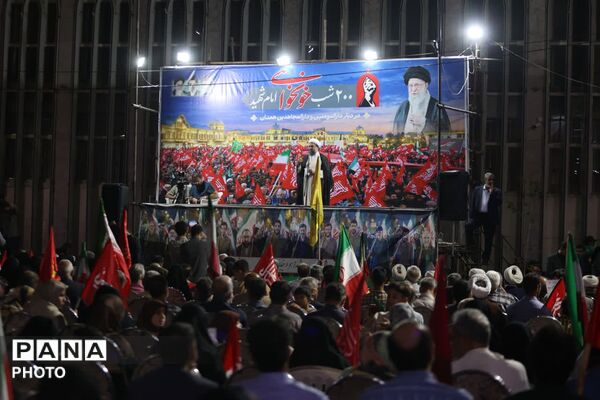 گفت‌وگوی اقشار مختلف مردم همدان با نماینده ولی‌فقیه در استان