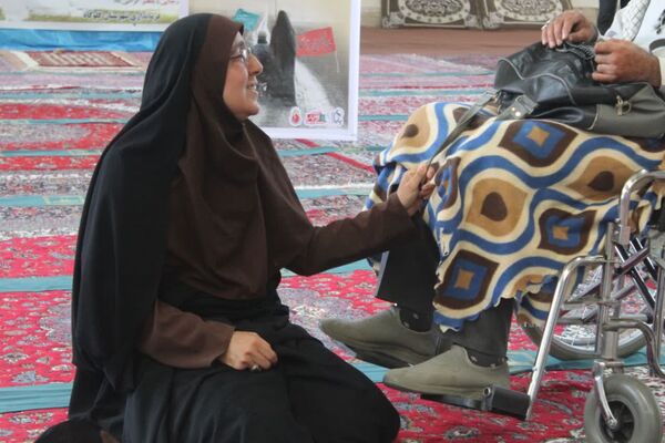 برپایی میز خدمت به مناسبت هفته دولت در گلوگاه 
