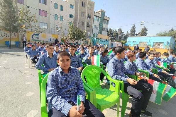 جشن عاطفه ها در مدرسه پسرانه فرنو،روزی پر از مهربانی و همدلی