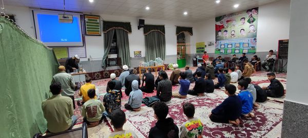 حضور ۷٠ دانش‌آموز  معتکف در مسجد امام رضا(ع)، رضا آباد شرقی شیروان