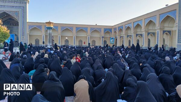 قرائت دعای عرفه در زیارتگاه شهید آیت الله مدرس