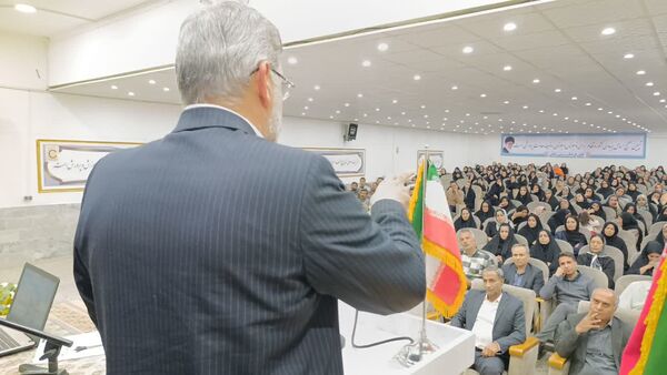 اولین جلسه انجمن اولیا و مربیان دبیرستان رئیس زاده شهرستان خلیل آباد 