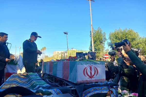 تشییع شهید قهرمان بر دستان پهلوانان خوزستان