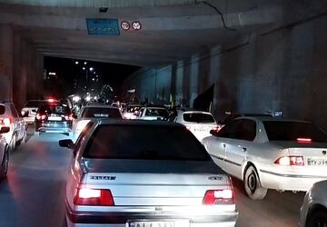  رژه خودرویی خرم‌‌آبادی‌ها در حمایت از آرمان‌های انقلاب