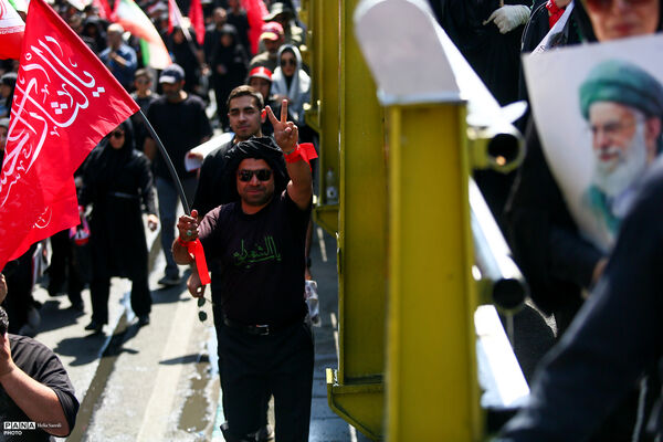 مراسم تشییع پیکر مطهر رهبر شهید انقلاب در تهران - 4