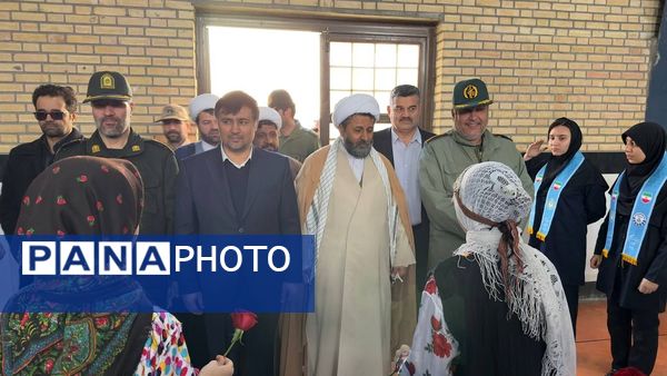 همایش «یاوران انقلاب» و «پیشتازان مقاومت» و آیین نواختن زنگ انقلاب در شیروان برگزار شد
