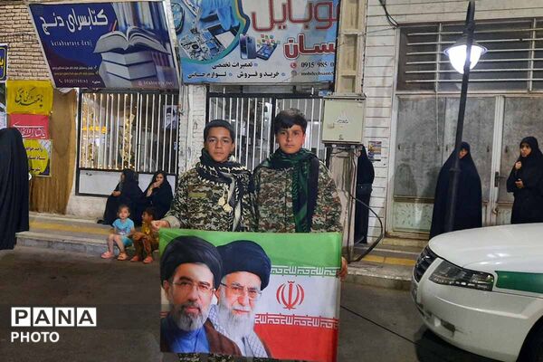 حضور حماسی مردم گرمه خیابان‌ برای دفاع از کشور