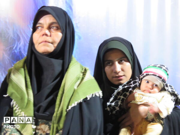 رژه دختران جان فدا همزمان با سراسر کشور در شهرستان خلیل آباد 