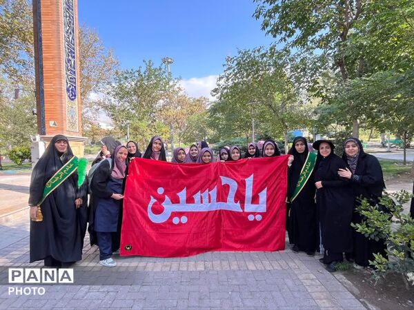 اردوی زیارتی دانش‌آموزان در جوار مزار شهید گمنام