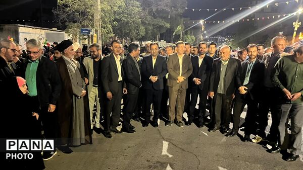 اجتماع بزرگ فرهنگیان و دانش‌آموزان یاسوج در خیابان جمهوری