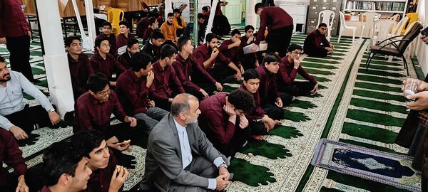 جشن ولادت حضرت فاطمه زهرا (س) در دبیرستان نمونه دولتی آیت الله خامنه ای 