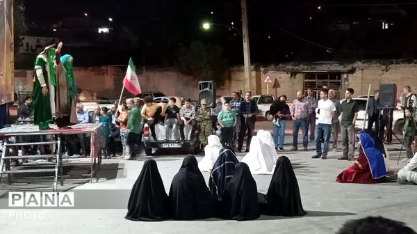در سایه خطبه غدیر؛ کاروان نمایش آئینی در قلب اجتماعات شبانه مردمی