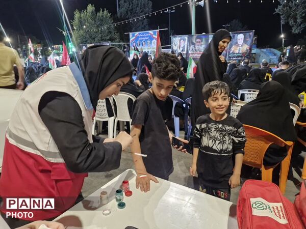 حضور میدانی امدادگران هلال‌احمر تویسرکان در یادواره شهدای زنان جنگ رمضان