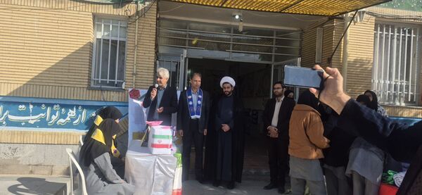 انتخابات شورای دانش آموزی در دبیرستان دخترانه امید 