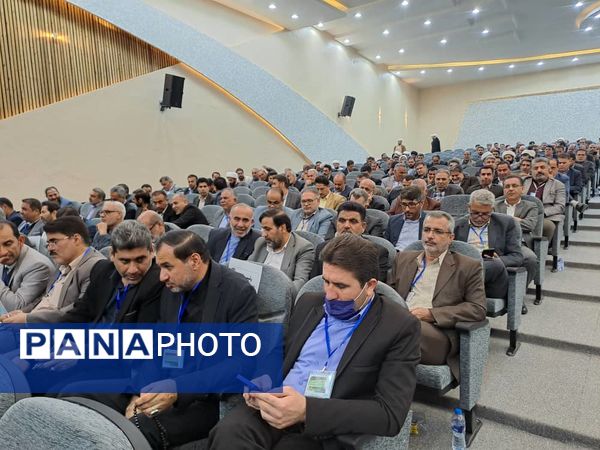 دیدار صمیمی وزیر آموزش‌وپرورش با فرهنگیان استان خوزستان