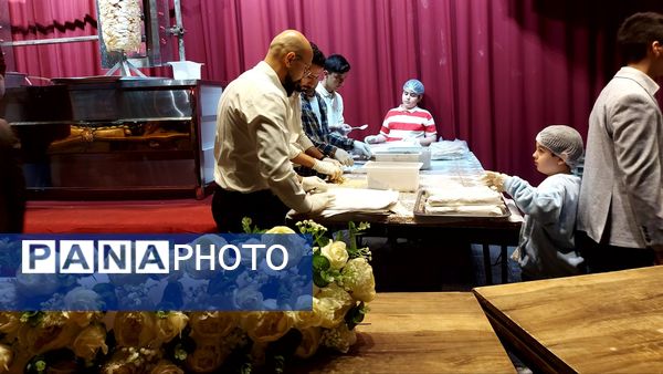 حال و هوای خیابان‌های مشهد در شب نیمه شعبان 