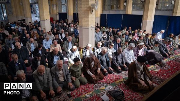 محفل انس با قرآن کریم در آخرین روز نمایشگاه قرآن در مصلی کرج