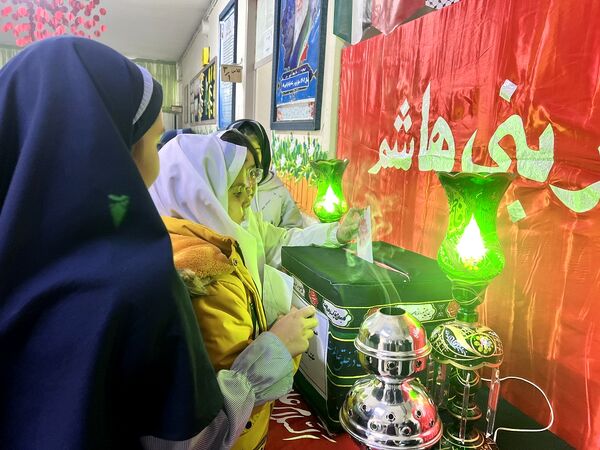 مراسم بازسازی عتبات عالیات در دبستان المهدی ناحیه 2 کرج 