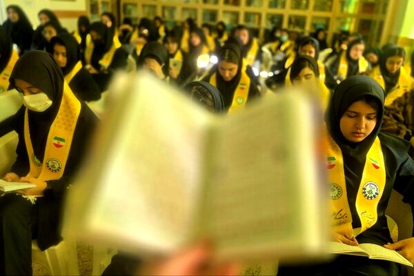  آیین عزاداری حضرت فاطمه زهرا(س) در مدرسه فرزانگان1 اسلامشهر 