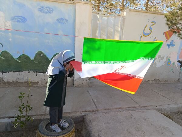 شور و هیجان هفته فرهنگ و هنر در دبستان خدیجه کبری ابرکوه