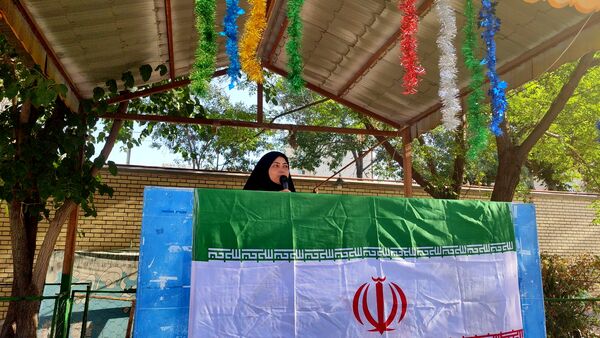 آیین نواختن زنگ مهر، ایثار و شهادت در دبستان شاهد حاج تقی آقا بزرگ ناحیه یک مشهد 