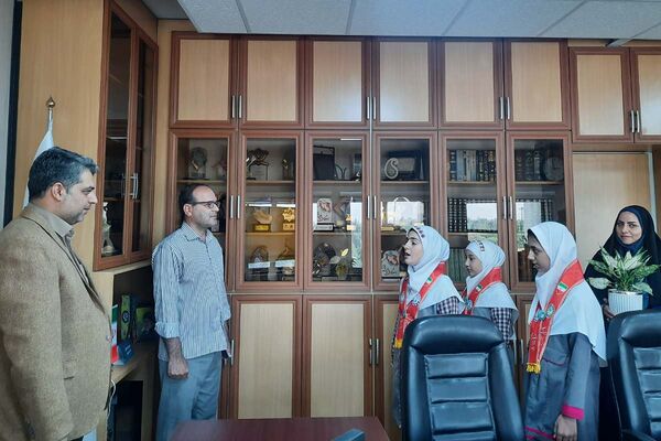 دیدار دانش آموزان پیشتاز پاکدشت با مدیرکل آموزش و پرورش شهرستانهای تهران