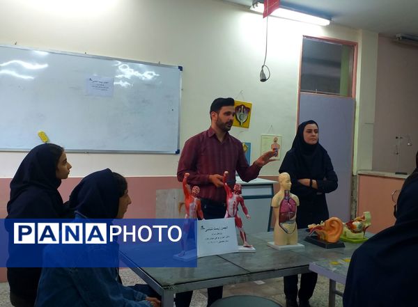 برگزاری جلسه انجمن‌ دانش‌آموزی در پژوهش‌سرای بوعلی سینا شهرستان ملارد