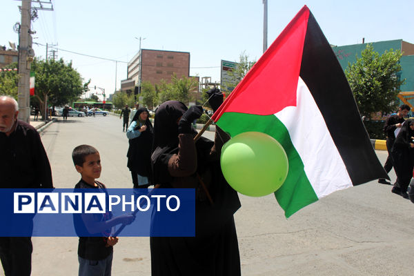 اجتماع مردم قم به‌مناسبت قیام 15 خرداد در مقابل بیت تاریخی امام خمینی(ره)