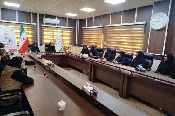 نشست بانوان ادارات چهاردانگه با "طعم کتاب"