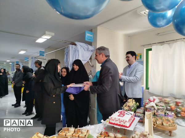 حضور مسئولان محلی در بیمارستان حضرت ابوالفضل(ع) کاشمر به مناسبت روز پرستار 