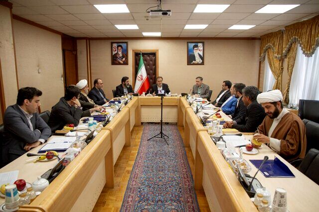 بررسی سازوکارهای حمایت از ارزش پول ملی در معاونت حقوقی رئیس‎جمهوری