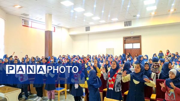 فریاد آزادی و همبستگی در دبستان آرمینه مصلی‌نژاد