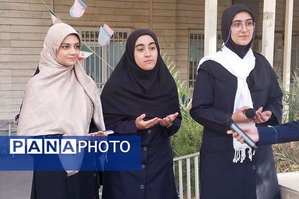 برگزاری جشن آغازین مهرماه در دبیرستان حضرت زینب(س) ناحیه یک شهرری