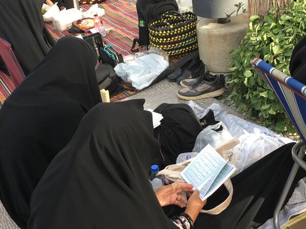 برپایی مراسم دعای عرفه در گلستان شهدای اصفهان