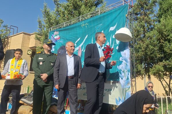 مهر با مقاومت همگام در دبیرستان هیأت امنایی رازی ناحیه چهار شیراز 