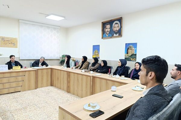  جلسه شورای معلمان دبستان شهید رجایی با محوریت طرح «رهیافت»