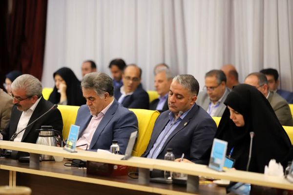 نشست مشترک کمیسیون آموزش، تحقیقات و فناوری مجلس با وزیر آموزش و پرورش 