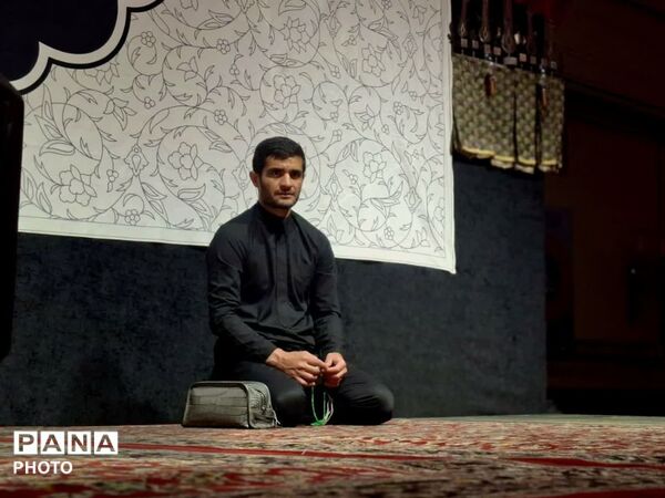 بیعت نوجوانان آرمانی با آرمان عزیز در حرم حضرت عبدالعظیم حسنی (ع)