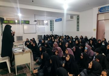 برگزاری مراسم عزاداری و سفره حضرت زهرا(س) در دبیرستان فاطمه الزهرا(س)