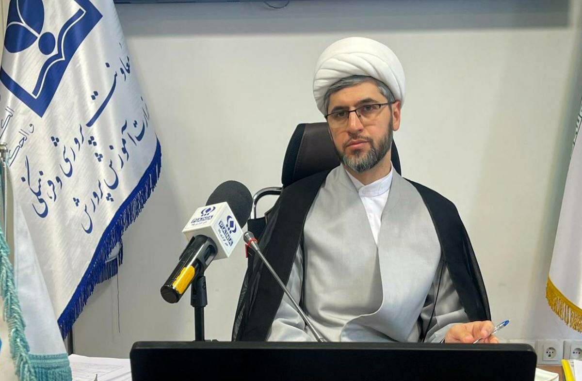 ضرورت تدوین برنامه‌ای جامع برای آشنایی دانش‌آموزان با سیره امام (ره) در طول سال تحصیلی