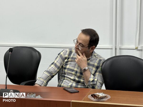 نشست هماهنگی مراسم استانی «احلی من العسل» در اسلامشهر