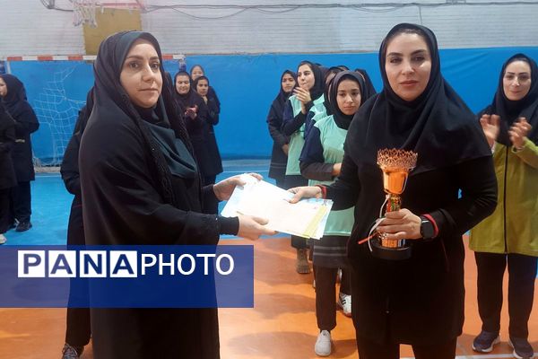 اختتامیه مسابقات والیبال دانش‌آموزان دختر مدارس شهرستان قرچک