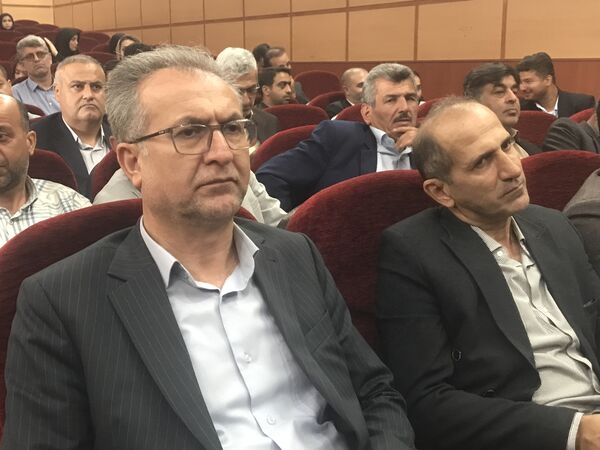 همایش تجلیل از مدیران و کارکنان نمونه شهرستان محمودآباد 