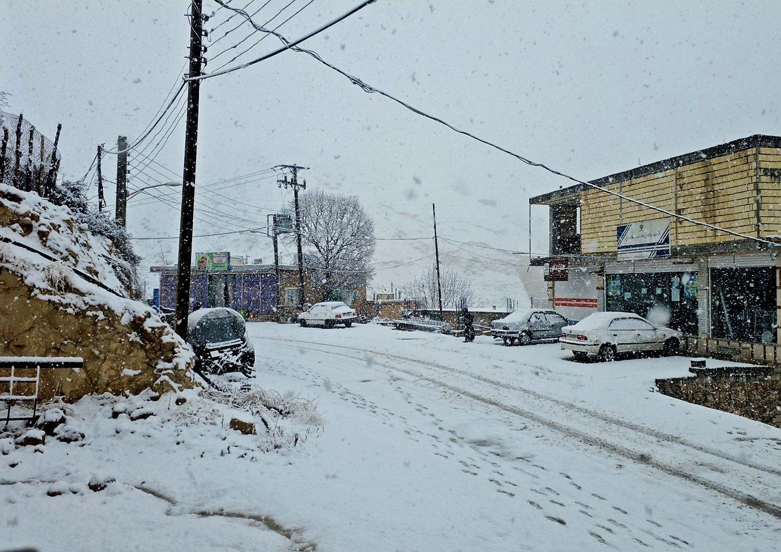 میانکوه در تسخیر برف 