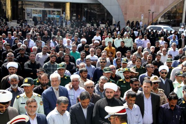  تشییع فرزند برومند شهرستان بم شهید هادی رویاهی با حضور مردم شهیدپرور