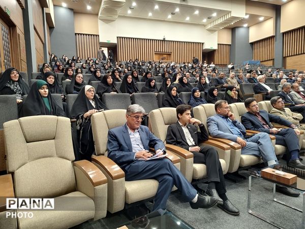 آیین تجلیل از معلمان نمونه آموزش و پرورش ناحیه سه مشهد 