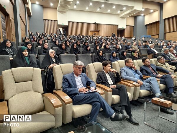آیین تجلیل از معلمان نمونه آموزش و پرورش ناحیه سه مشهد 