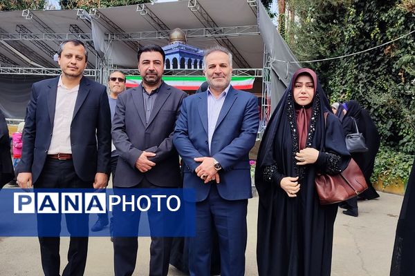 حضور پرشور مردم و مسئولان رباط کریم در راهپیمایی روز قدس