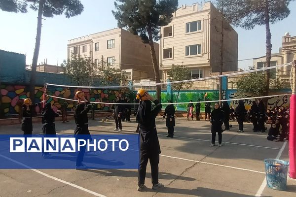 افتتاحیه جشنواره‌ی بازی‌های مهارتی-ورزشی در مدرسه زهره‌وند قرچک